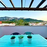 Hoteltype Penthouse 2 Beds, Parking, Wifi & Pool Stunning Views