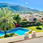 Hoteltype Penthouse 2 Beds, Parking, Wifi & Pool Stunning Views